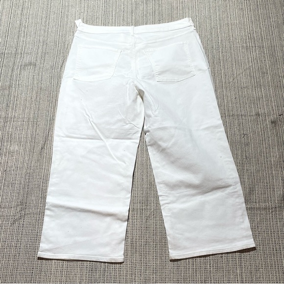 OLD NAVY Women's High-Waisted Wow Crop Wide-Leg Jeans Size 18 In White Wash - Picture 7 of 10